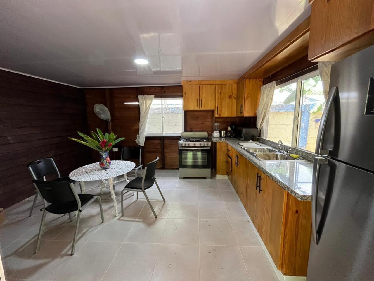 הוסטל סנטיאגו דה לוס קבאלרוס Sana El Jardin Secreto מראה חיצוני תמונה