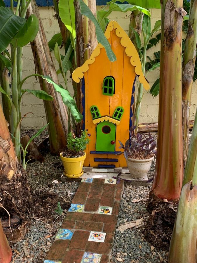 הוסטל סנטיאגו דה לוס קבאלרוס Sana El Jardin Secreto מראה חיצוני תמונה